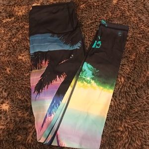 VSX limited Edition leggings 💕